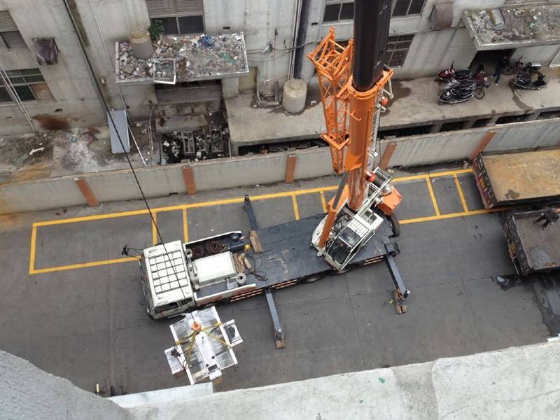 設備安裝搬運過程