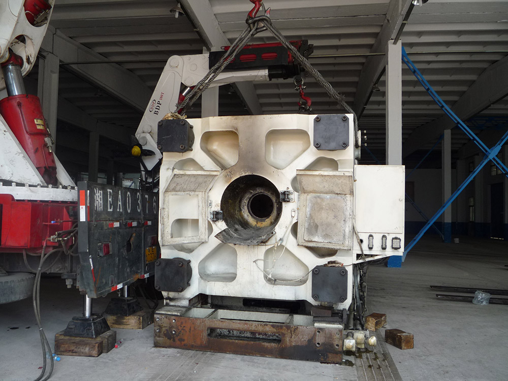 注塑機設(shè)備搬運吊裝