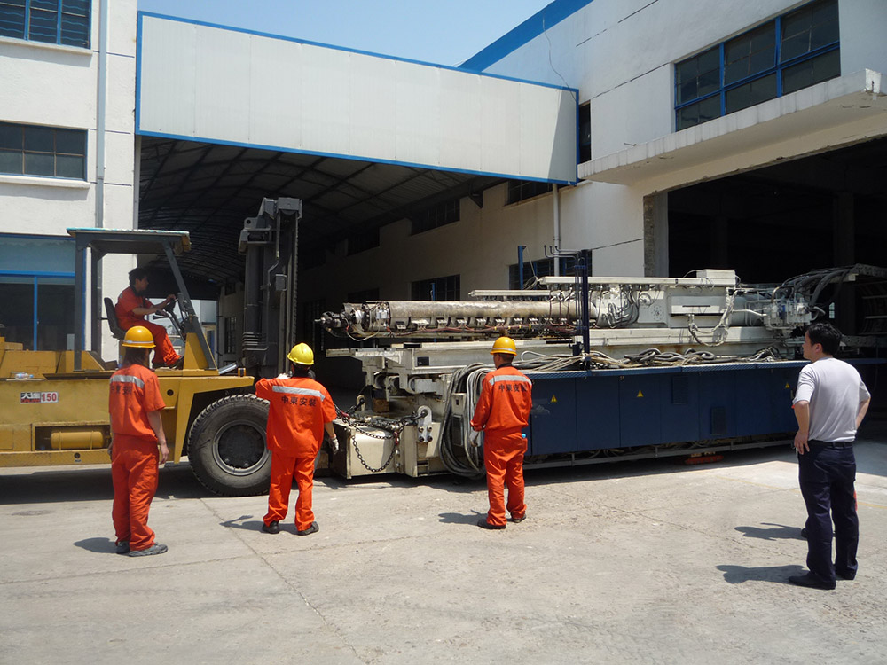 注塑機設(shè)備搬運吊裝